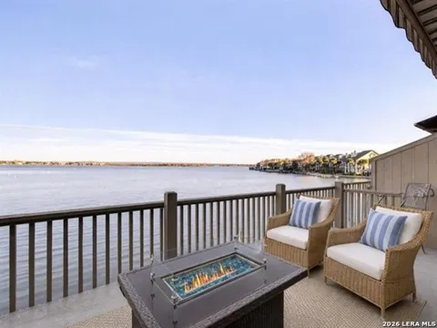 104 Island Dr ## J
