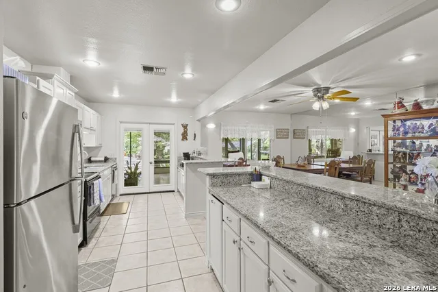 9477 WINDWOOD DR Boerne, TX 78006