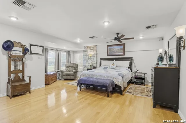 9477 WINDWOOD DR Boerne, TX 78006