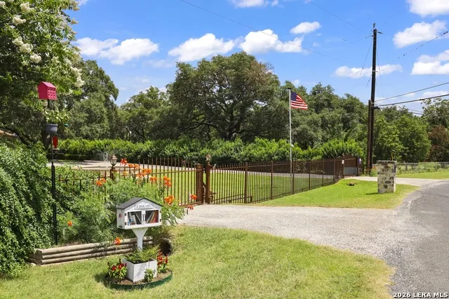 9477 WINDWOOD DR Boerne, TX 78006