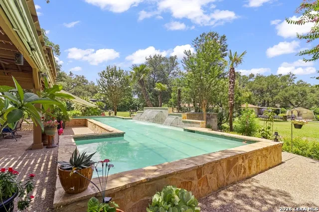 9477 WINDWOOD DR Boerne, TX 78006