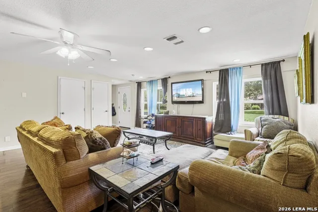 9477 WINDWOOD DR Boerne, TX 78006