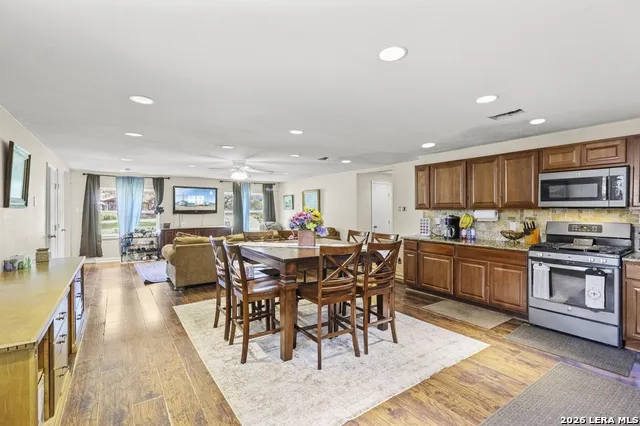 9477 WINDWOOD DR Boerne, TX 78006