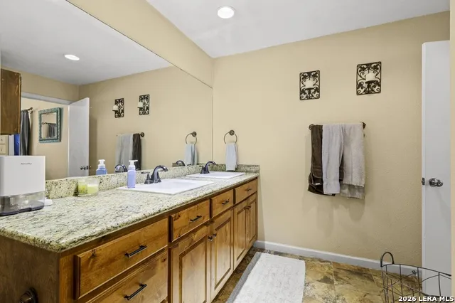 9477 WINDWOOD DR Boerne, TX 78006