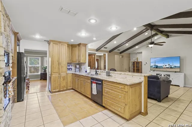 9477 WINDWOOD DR Boerne, TX 78006