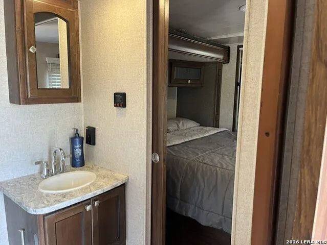 3084 CR 442 Stockdale, TX 78160