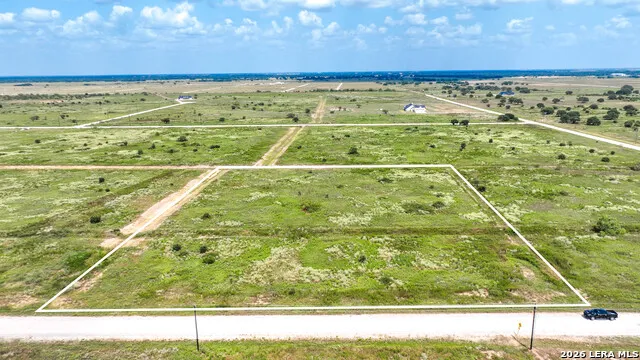 5471 Teal Ln Columbus, TX 78934