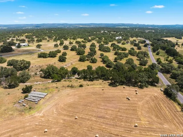 000 KENDALIA RD Blanco, TX 78606
