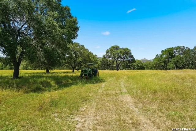 000 KENDALIA RD Blanco, TX 78606