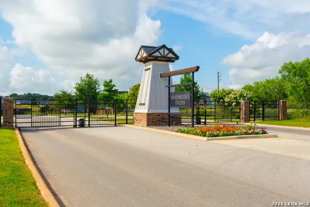 132 Woodbridge Court La Vernia, TX 78121