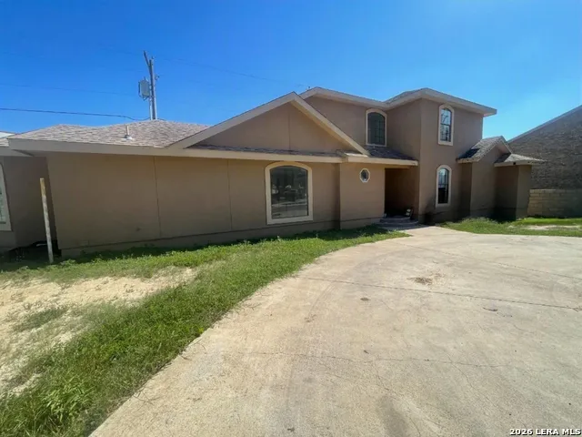 2290 Malibu Blvd Eagle Pass, TX 78852