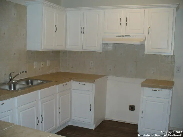 9031 PORT SHIRE DR San Antonio, TX 78242