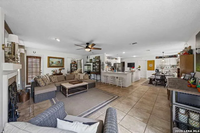 13611 Thessaly Universal City, TX 78148
