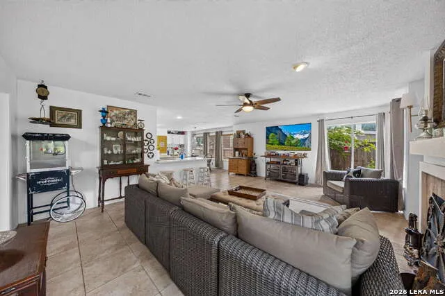 13611 Thessaly Universal City, TX 78148