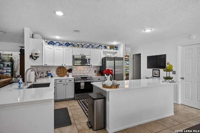 13611 Thessaly Universal City, TX 78148