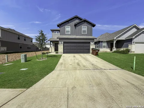 819 Bluegrass Pt