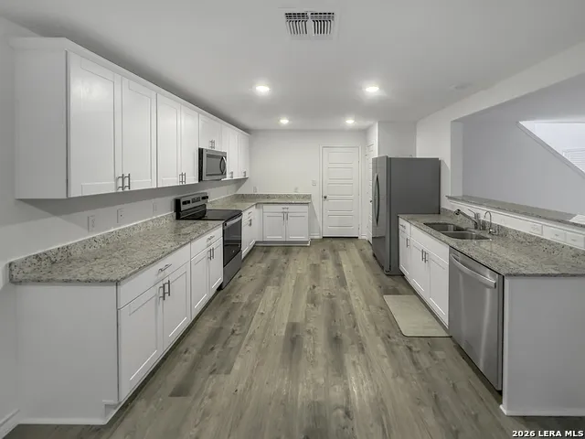 819 Bluegrass Pt New Braunfels, TX 78130