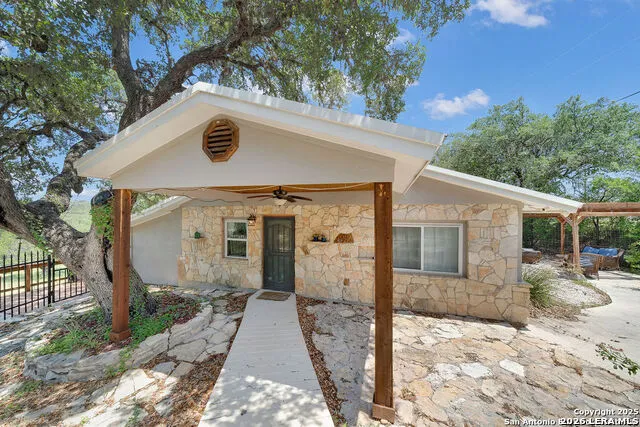 690 Windrush Canyon Lake, TX 78133