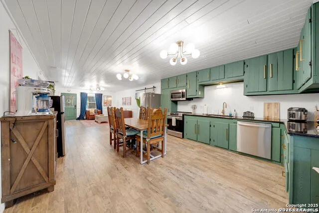 690 Windrush Canyon Lake, TX 78133