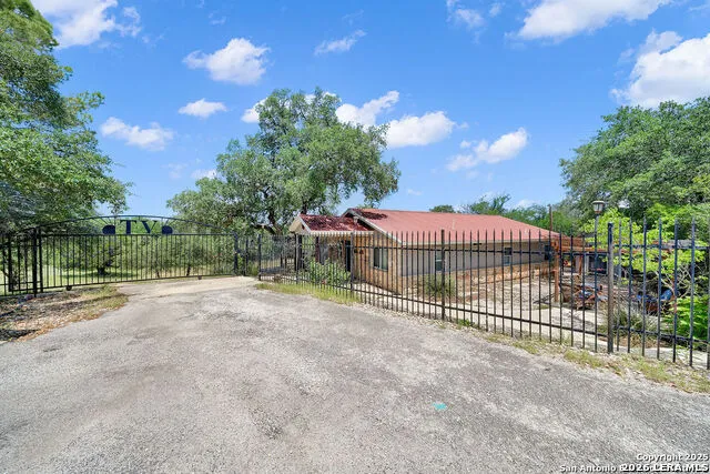 690 Windrush Canyon Lake, TX 78133