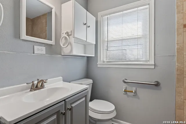 1322 W Malone San Antonio, TX 78225