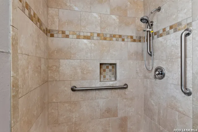 1322 W Malone San Antonio, TX 78225