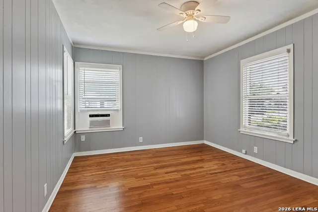 1322 W Malone San Antonio, TX 78225
