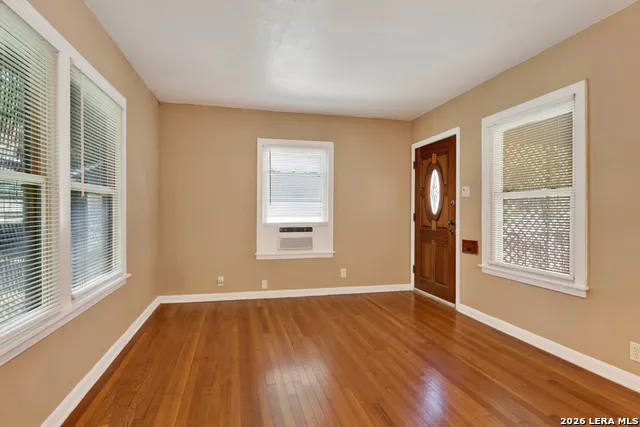 1322 W Malone San Antonio, TX 78225