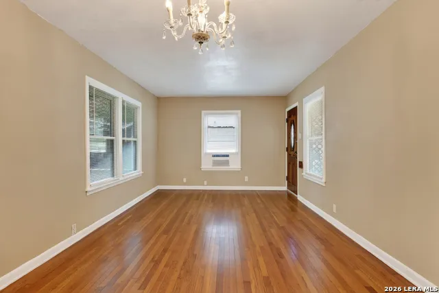 1322 W Malone San Antonio, TX 78225
