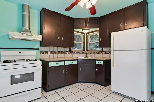 1322 W Malone San Antonio, TX 78225