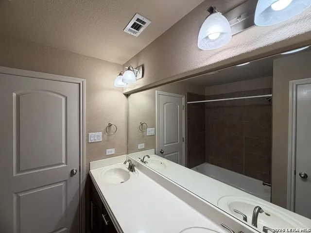 27039 TRINITY BND San Antonio, TX 78261