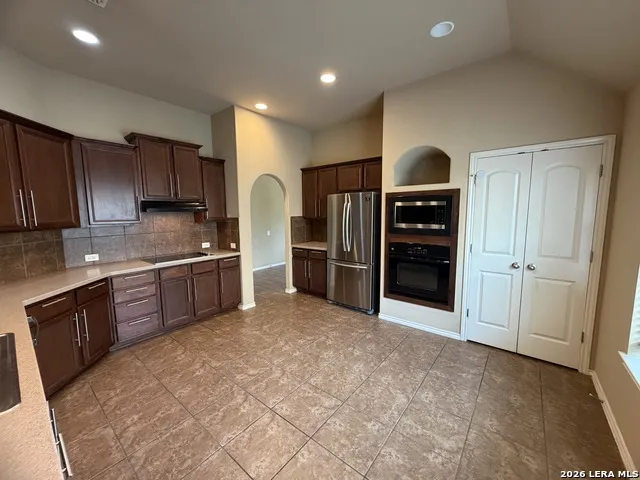 27039 TRINITY BND San Antonio, TX 78261