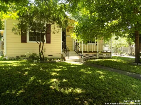 636 W Norwood