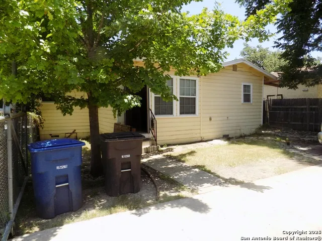 636 W Norwood San Antonio, TX 78212