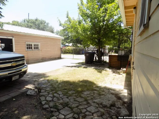 636 W Norwood San Antonio, TX 78212