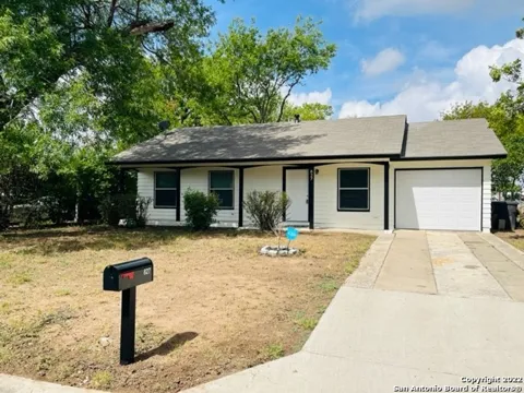 827 DUNWOODIE DR