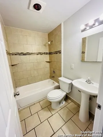 827 DUNWOODIE DR San Antonio, TX 78219