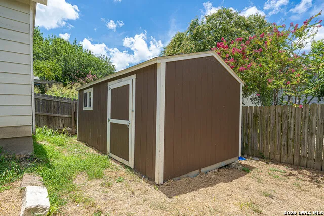 821 Meadow Stone Converse, TX 78109