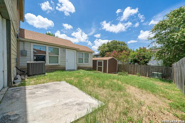 821 Meadow Stone Converse, TX 78109