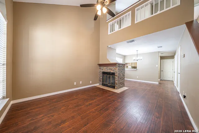 821 Meadow Stone Converse, TX 78109