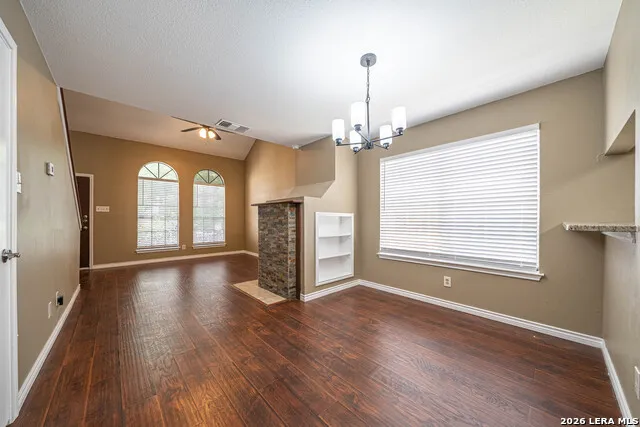 821 Meadow Stone Converse, TX 78109