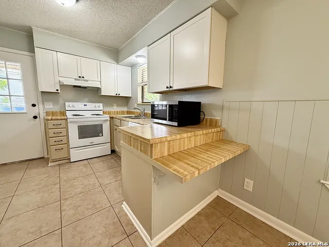 705 WOODCREST CIR New Braunfels, TX 78130