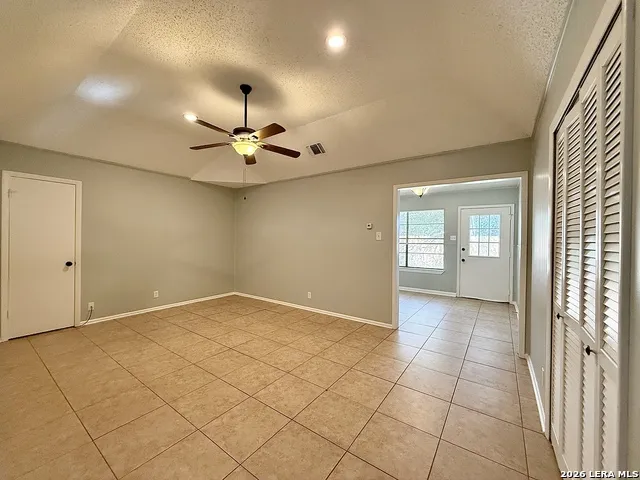705 WOODCREST CIR New Braunfels, TX 78130