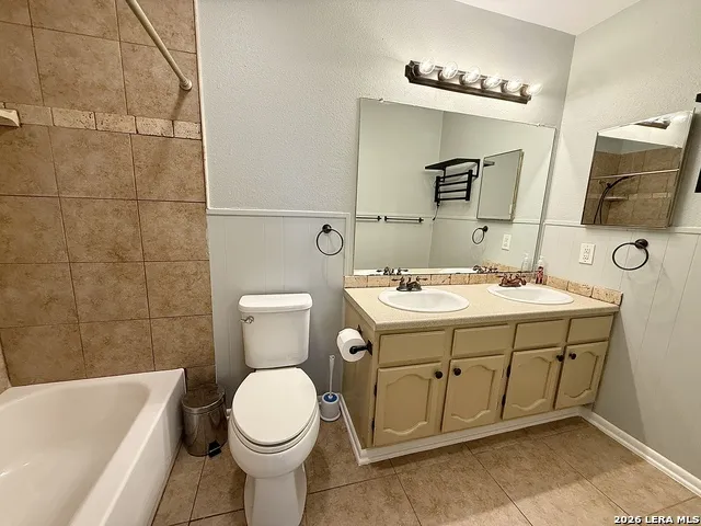 705 WOODCREST CIR New Braunfels, TX 78130