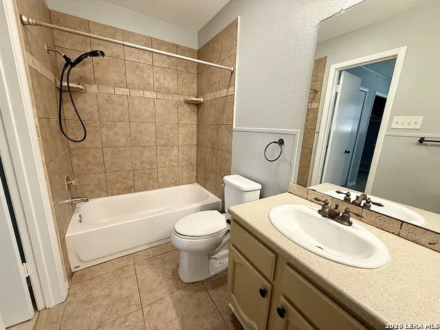 705 WOODCREST CIR New Braunfels, TX 78130