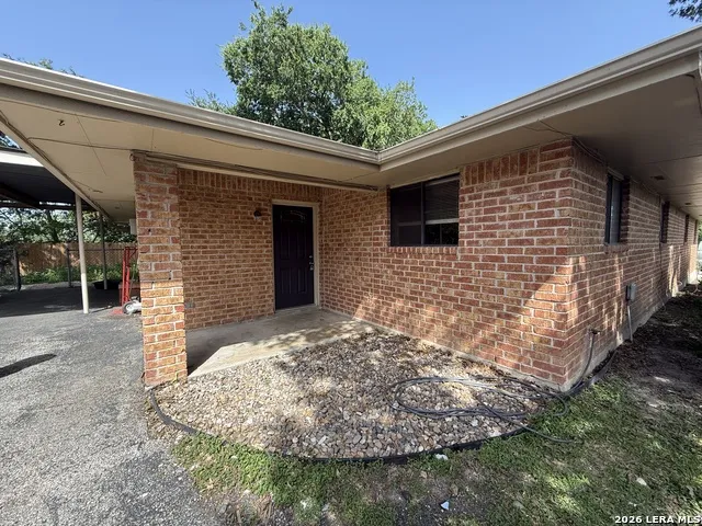 705 WOODCREST CIR New Braunfels, TX 78130