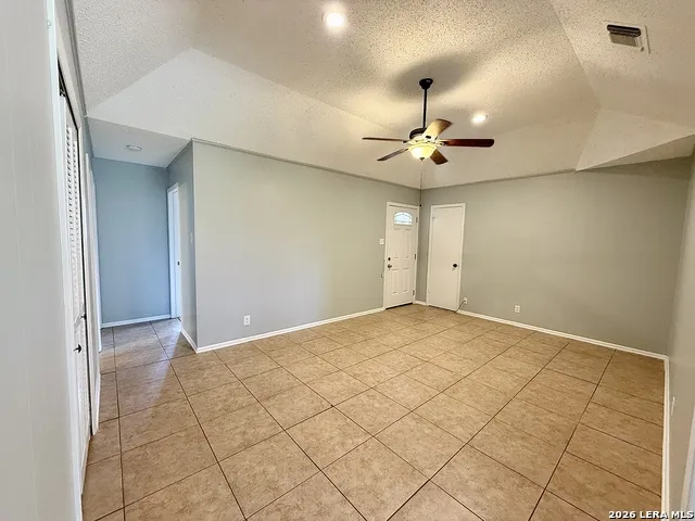 705 WOODCREST CIR New Braunfels, TX 78130