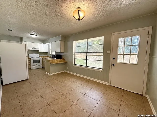705 WOODCREST CIR New Braunfels, TX 78130