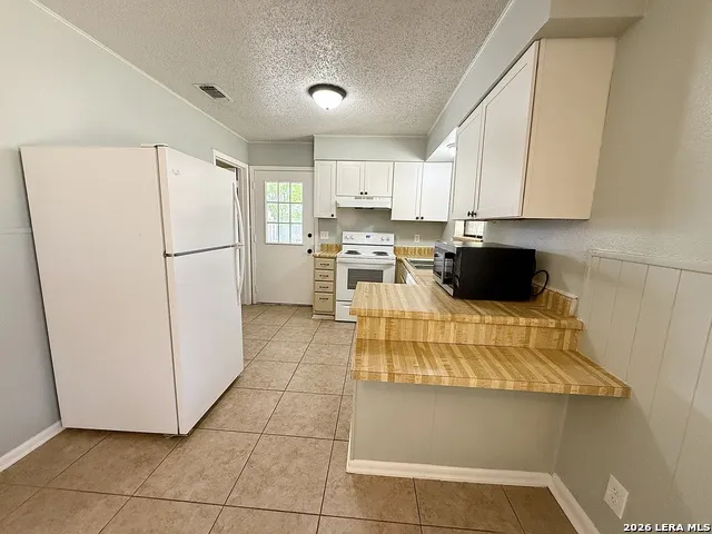 705 WOODCREST CIR New Braunfels, TX 78130