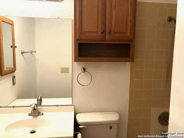 11205 CHAMPION OAK Live Oak, TX 78233